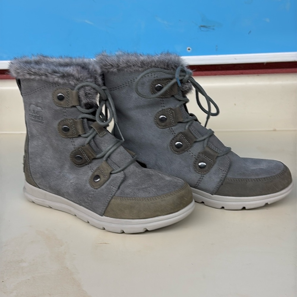 SOREL Gray Waterproof Lined Boots, Size 8, NWOT, MAKE AN OFFER!!!